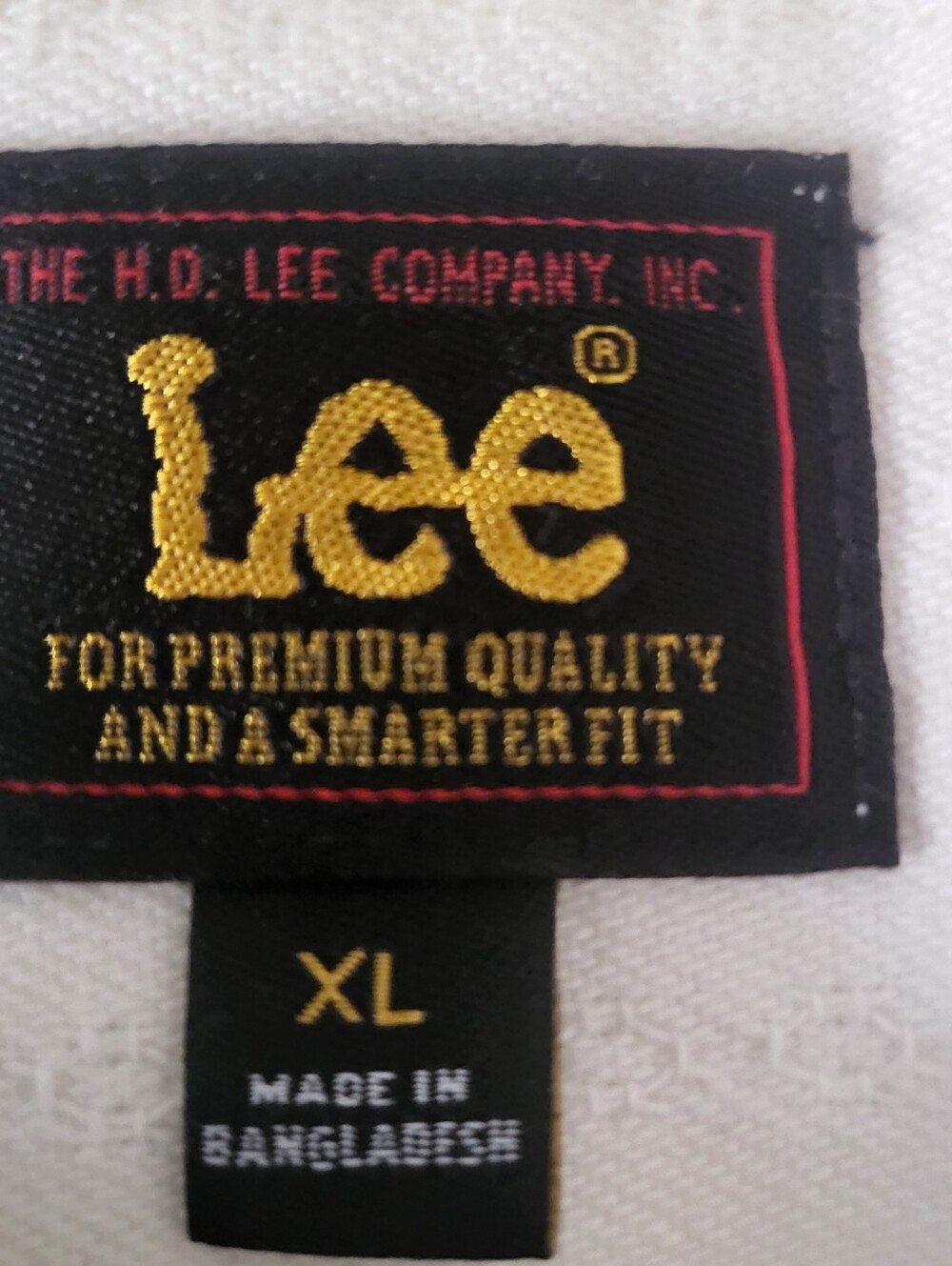 Lee - Picture 4 of 4